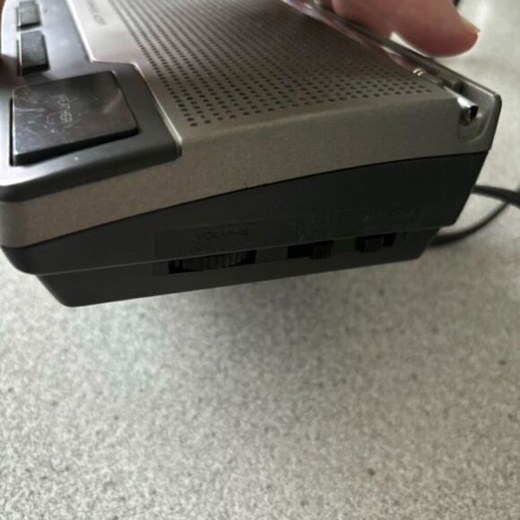 Radio Shack Weatheradio Alert Model No. 12-240 - Picture 3 of 6